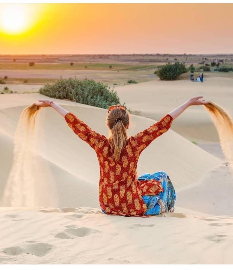 Golden Sandstone Hotel Desert Safari Camp Jaisalmer Esterno foto